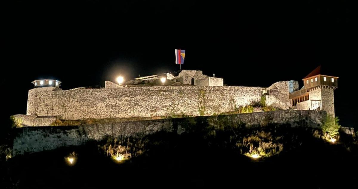 Stari Grad Hotel Doboj Bagian luar foto